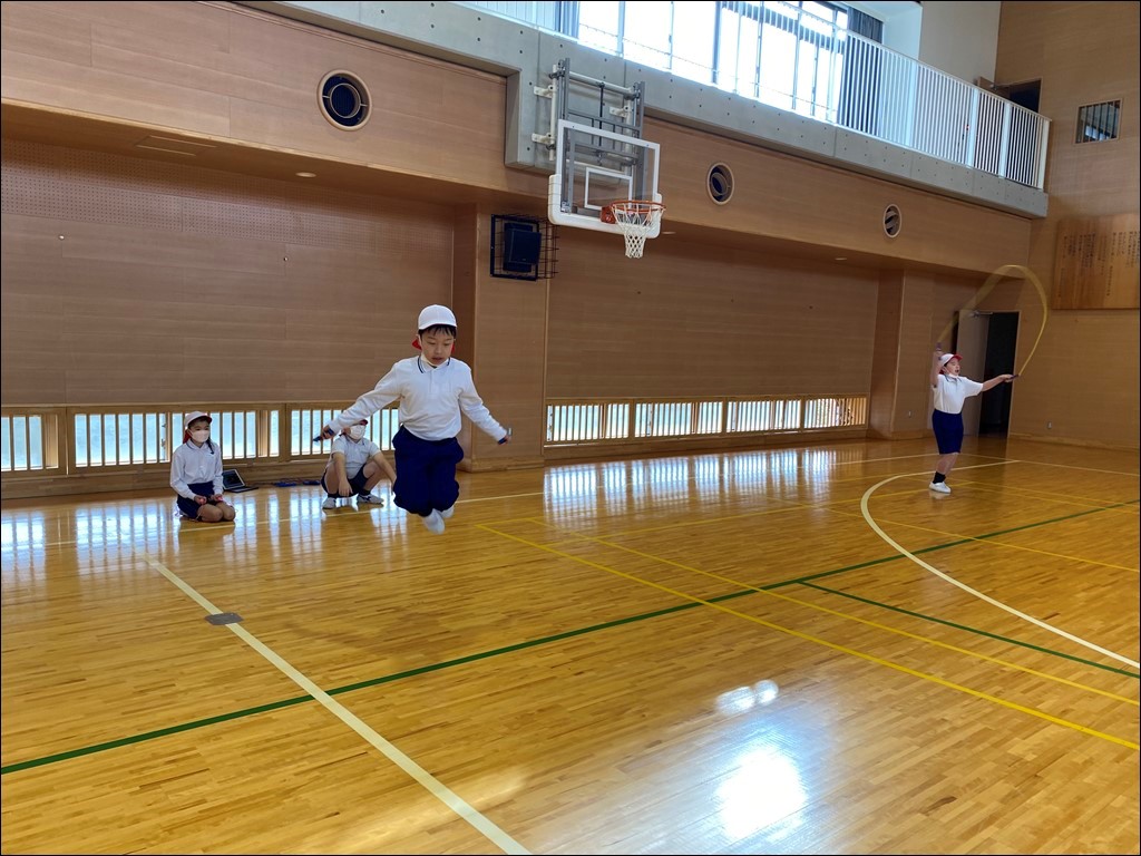 ３・４年生　なわとび大会