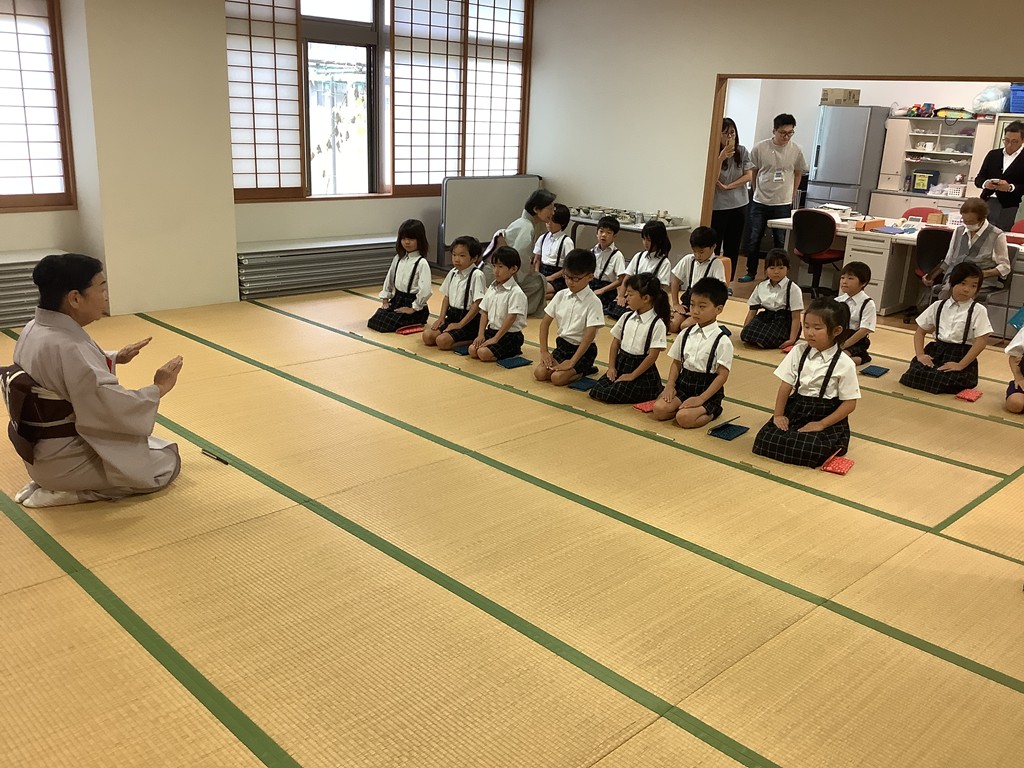 全学年フリー参観・1年 お茶のこころ