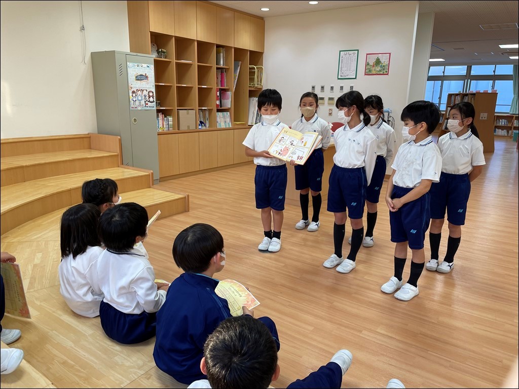 3年生　1年生への読み聞かせ