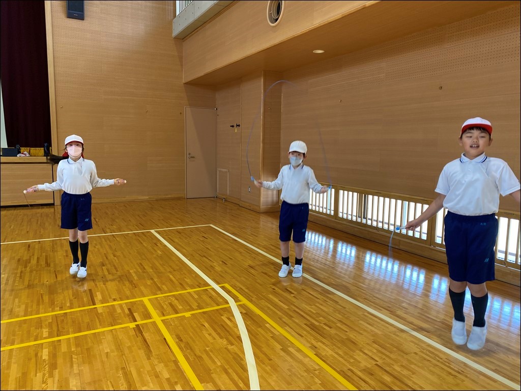 ３・４年生　なわとび大会