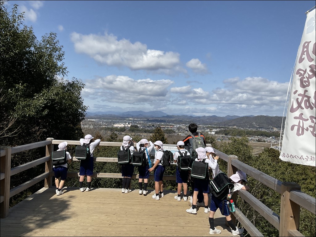 3年生 遠足 ふれあいパーク緑の丘・明智城址