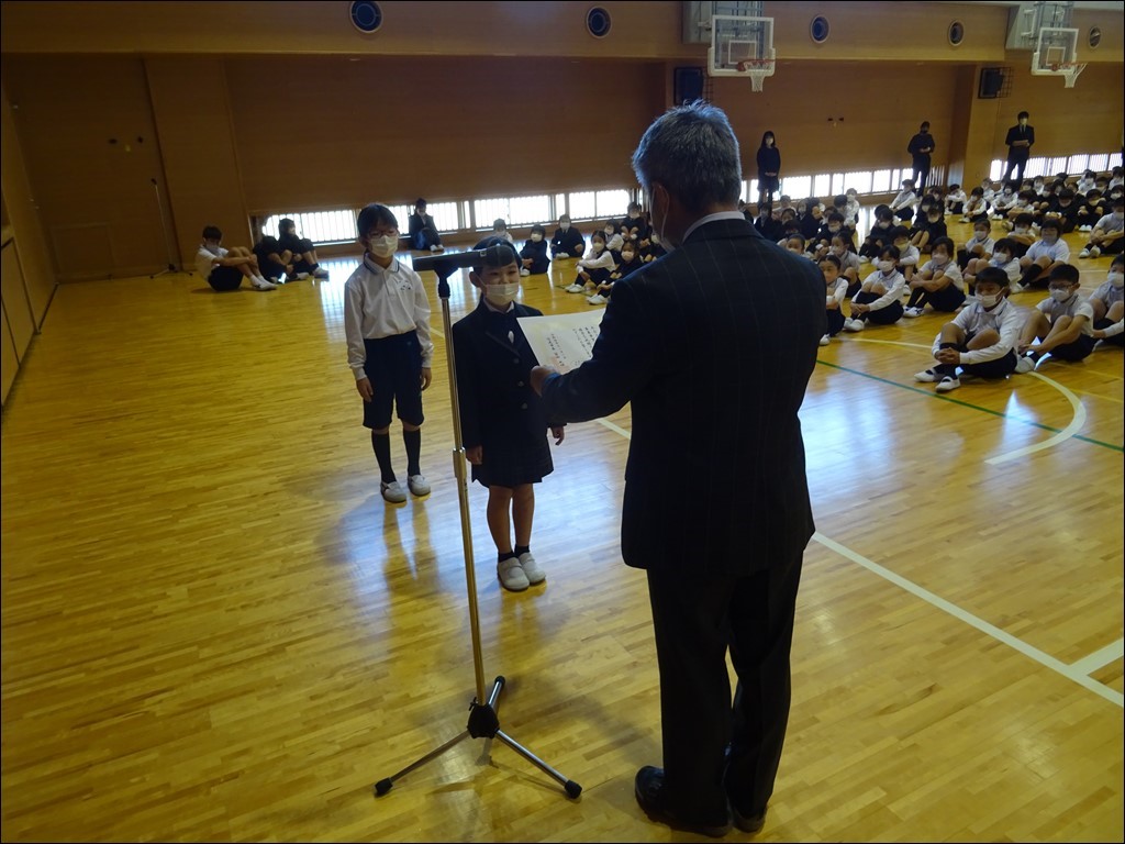 全校集会