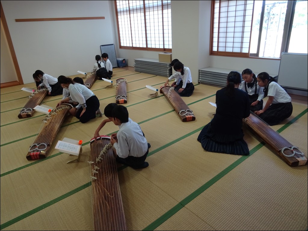 4年生「お琴」