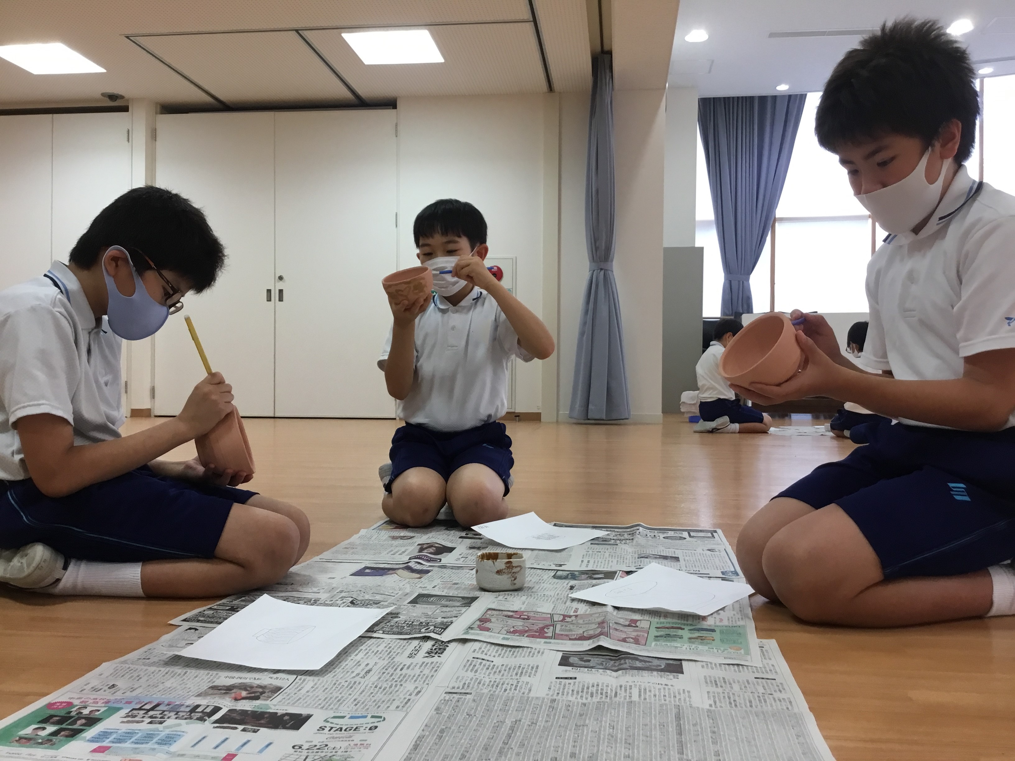 ５年生　焼き物絵付け