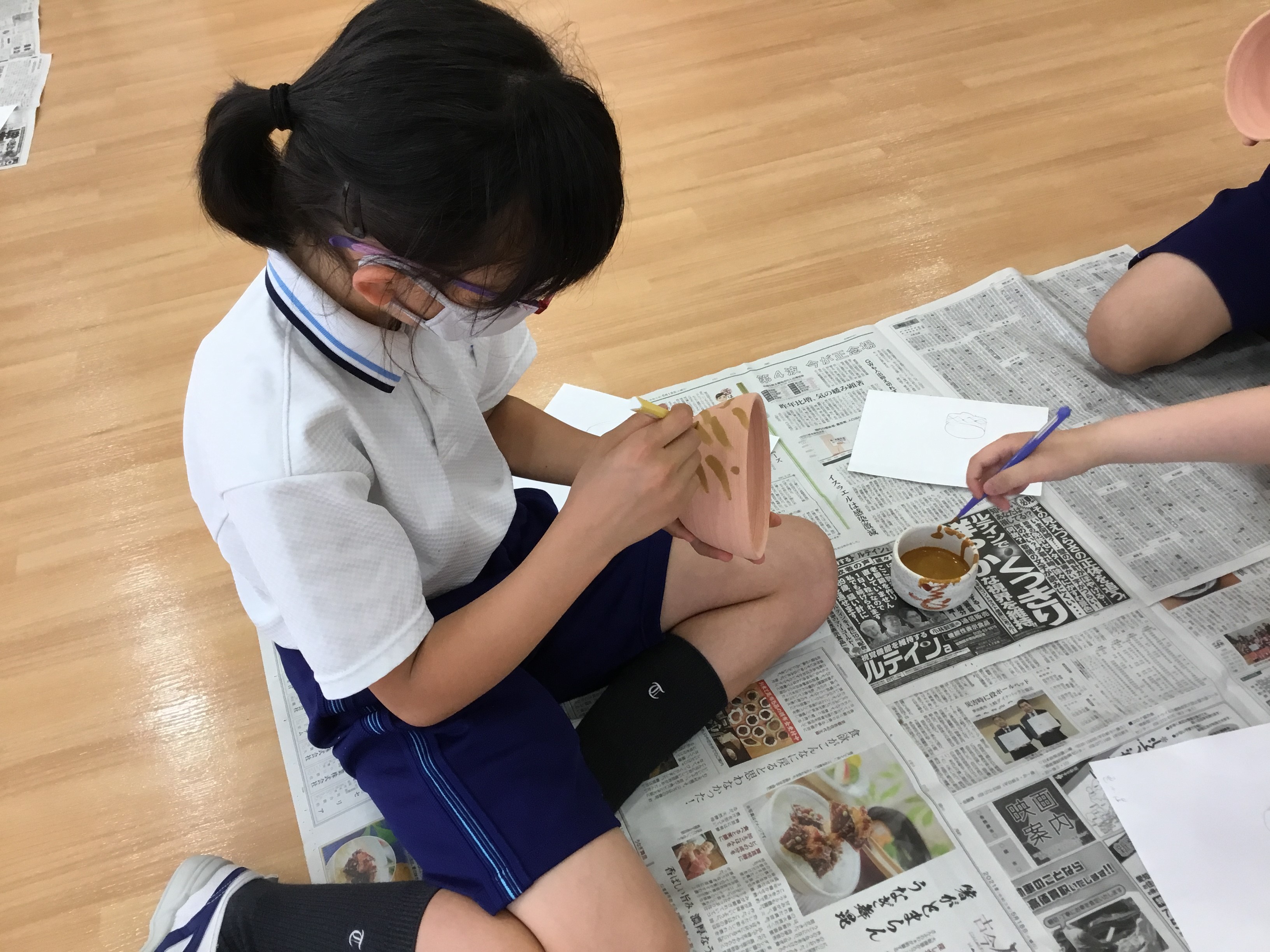 ５年生　焼き物絵付け