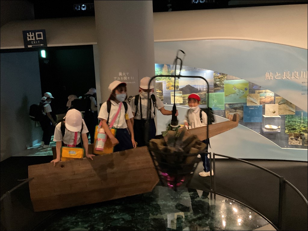 3年生遠足 「金華山登山・鵜飼ミュージアム」