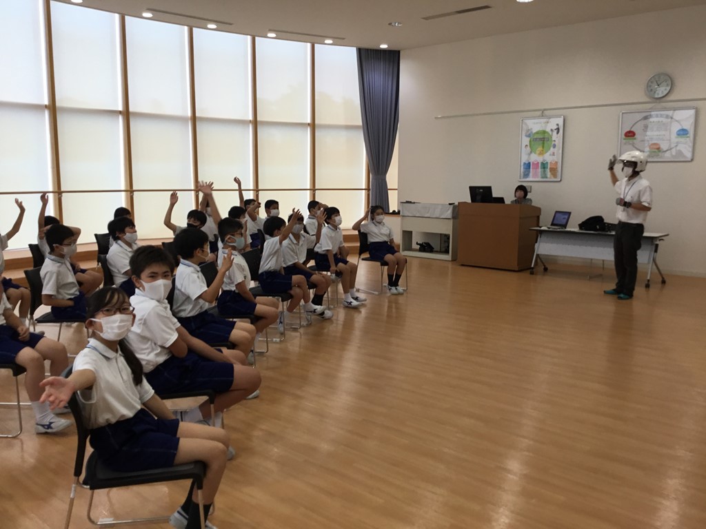 ５年生　交通安全指導