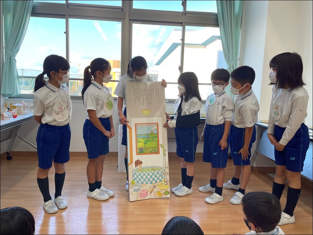 3年生　1年生への読み聞かせ